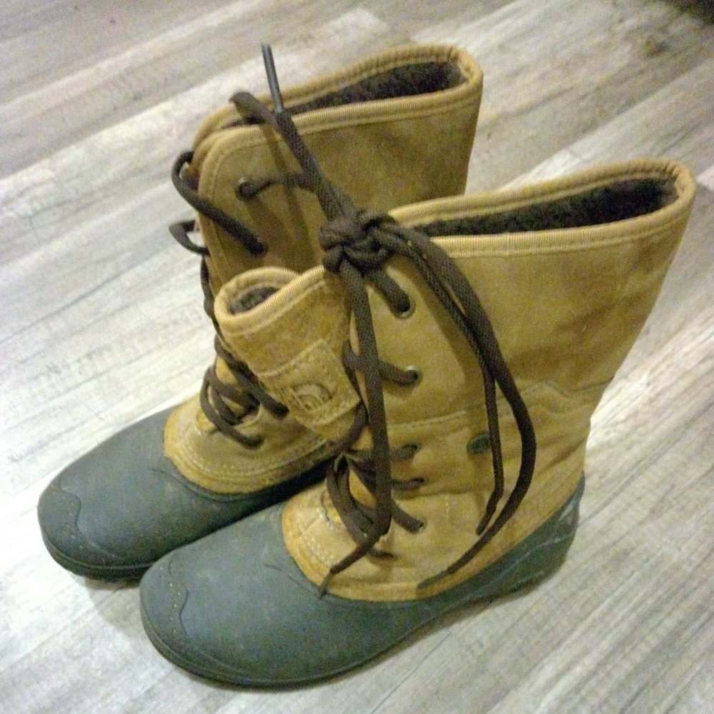 North Face weather boots Sz 6